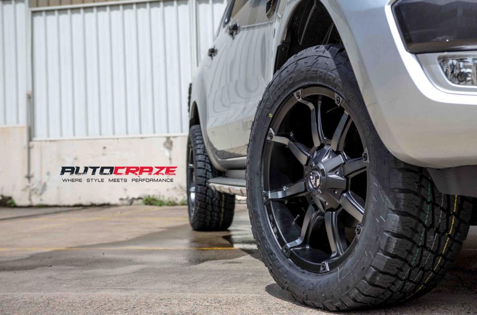 FORD RANGER COUPLER BLACK MACHINED WITH DARK TINT