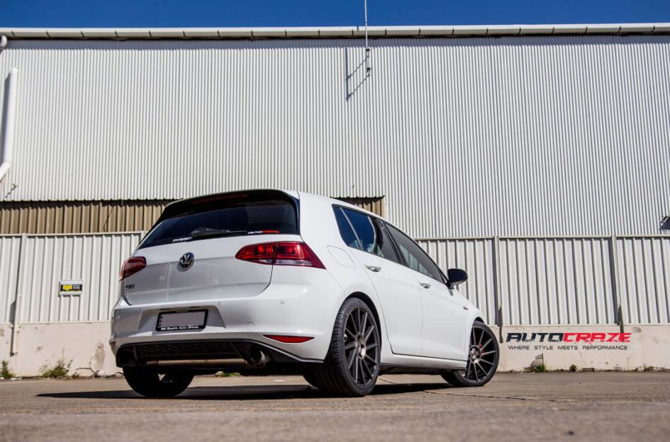 VOLKSWAGEN-GOLF-INVERT-MATTE-BLACK-TINTED-FACE