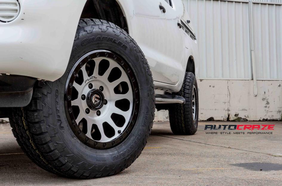 TOYOTA HILUX N70 4WD VECTOR BLACK MACHINED