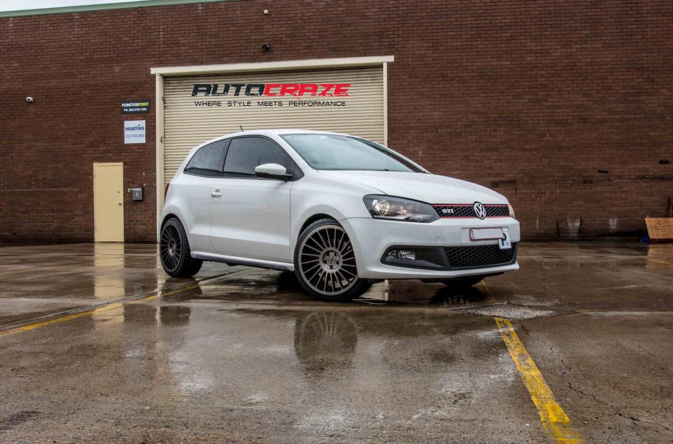 VOLKSWAGEN POLO IND T MATTE BLACK TINTED FACE