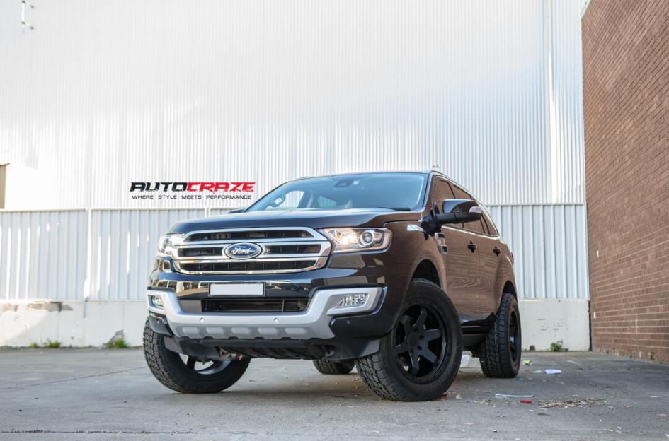 FORD-EVEREST-SIX-MATTE-BLACK-FACE-WITH-GLOSS-BLACK-WINDOWS