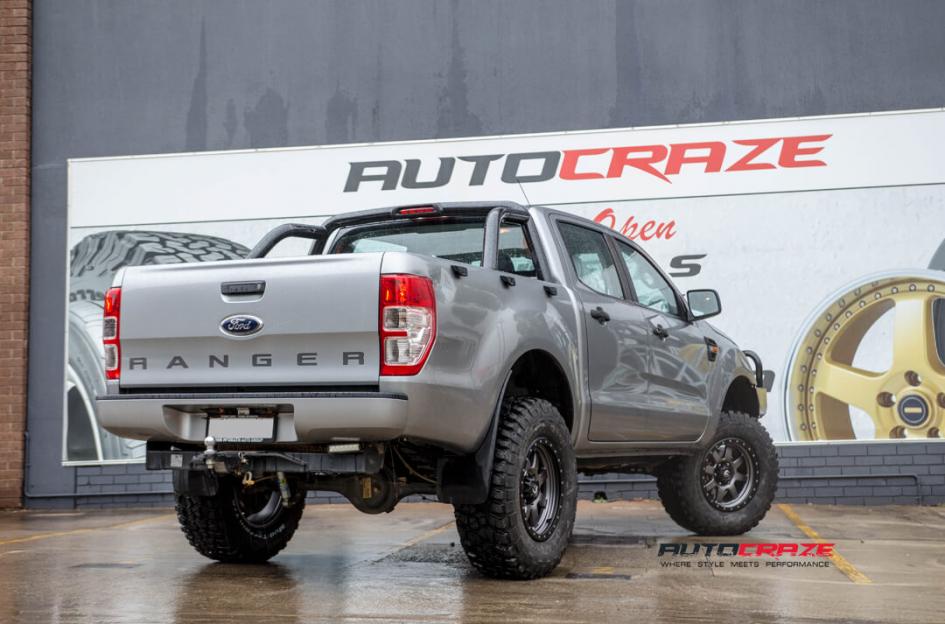 FORD-RANGER-TROPHY-MATTE-ANTHRACITE-WITH-BLACK-RING