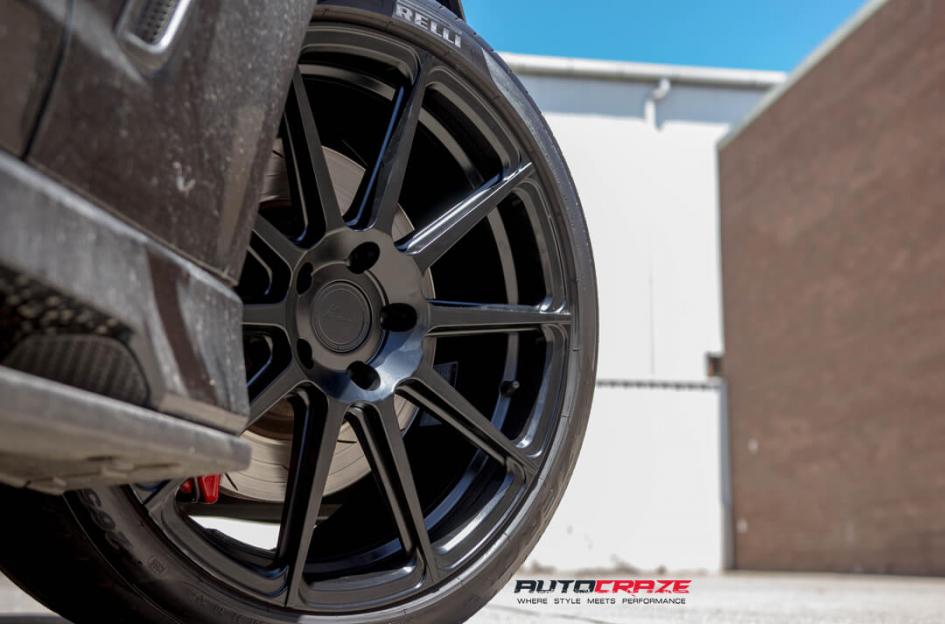 HOLDEN-COMMODORE-SF04-MATTE-BLACK