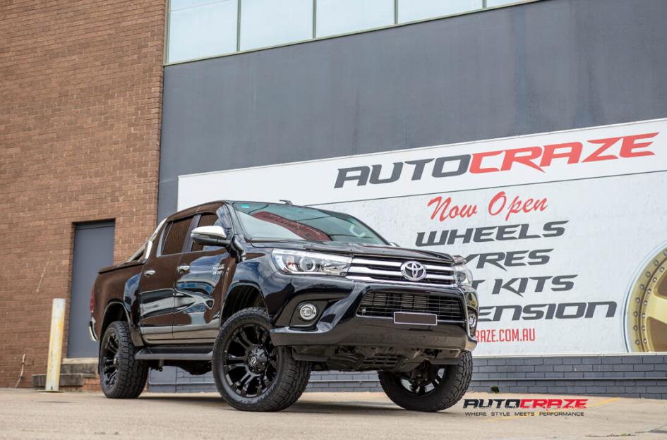 TOYOTA HILUX N80 4WD VAPOR MATTE BLACK