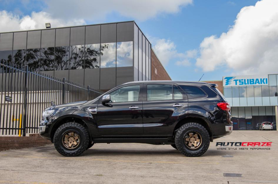 FORD EVEREST SIX MATTE BRONZE