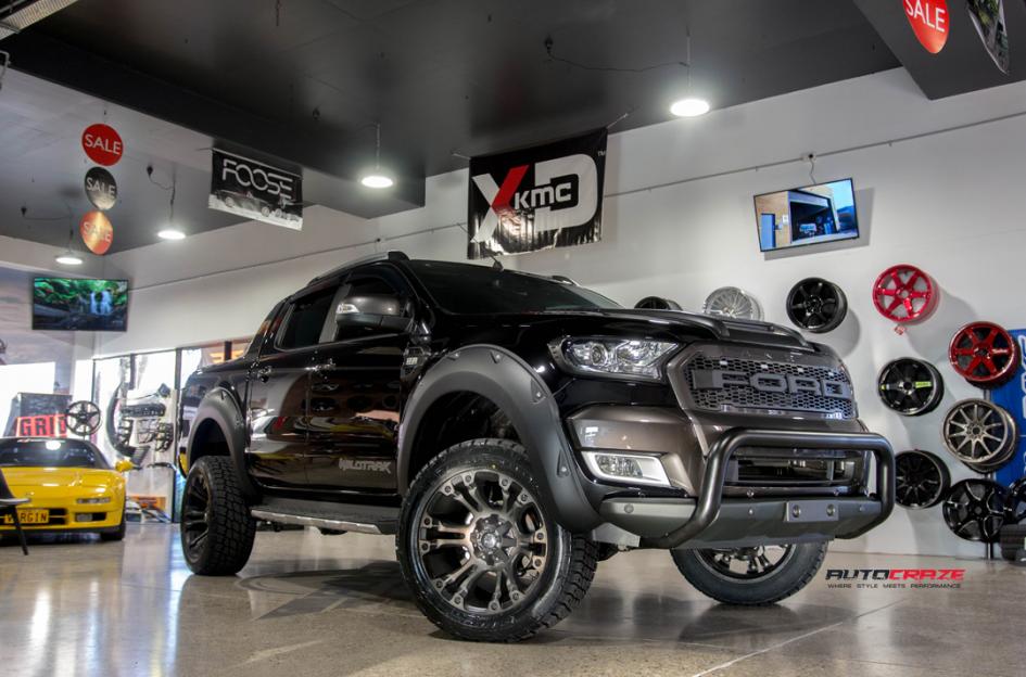 FORD-RANGER-VAPOR-BLACK-MACHINED-WITH-DARK-TINT