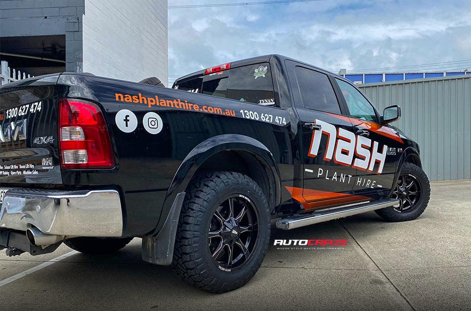 DODGE RAM MO970 GLOSS BLACK MILLED LOGO ON LIP