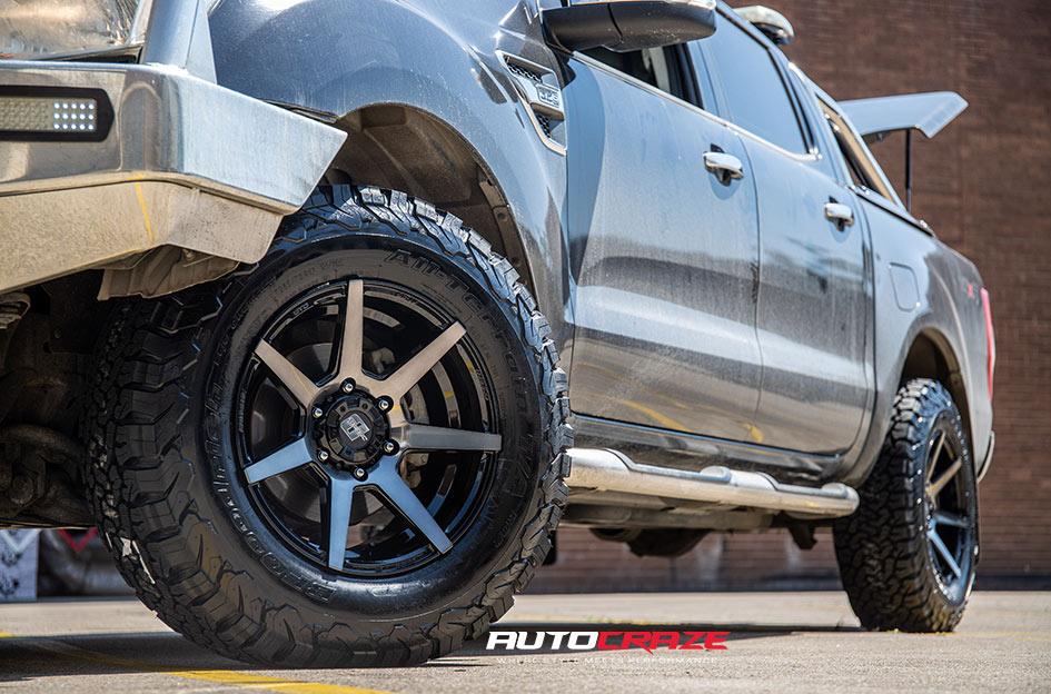 FORD RANGER AVALANCHE MATTE BLACK GREY FACE