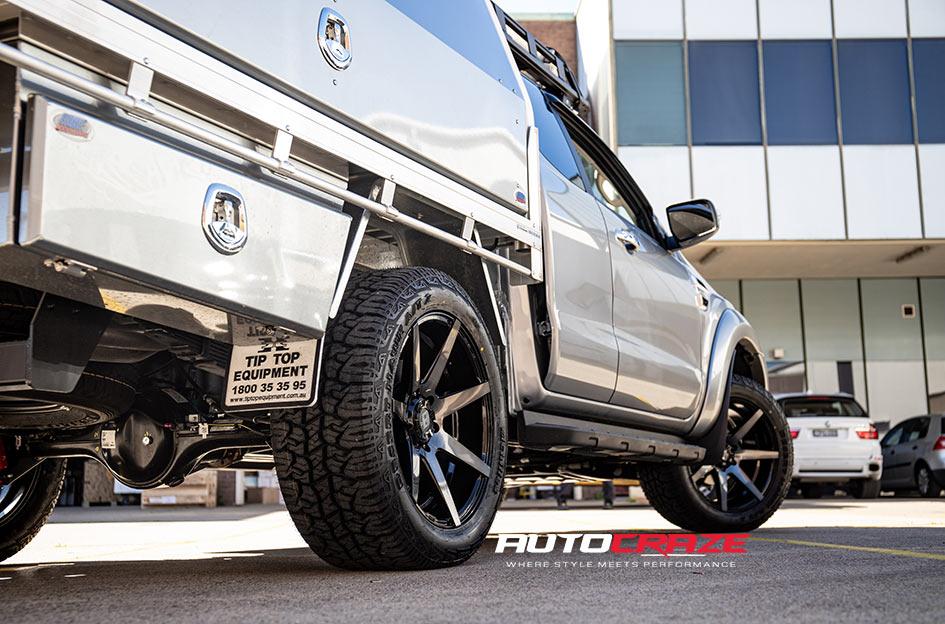 FORD RANGER AVALANCHE MATTE BLACK GREY FACE
