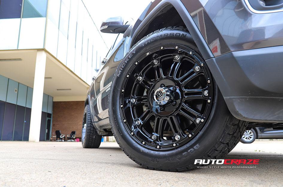JEEP-GRAND-CHEROKEE-HOSS-XD-GLOSS-BLACK