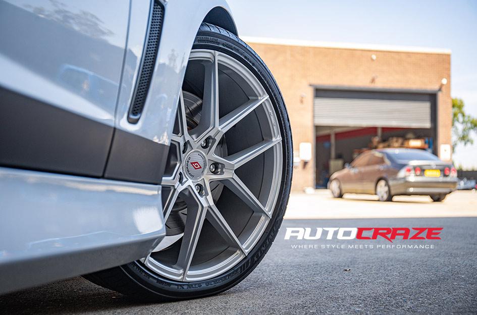 HOLDEN-COMMODORE-HSV-CLUBSPORT-R8-IFG39-SILVER-MACHINED-FACE