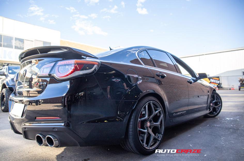 HOLDEN-COMMODORE-HSV-CLUBSPORT-R8-DOMINATE-GUNMETAL