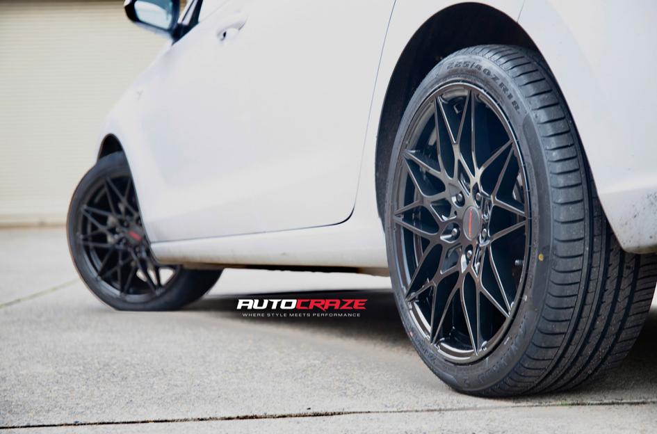 HYUNDAI I30 ZR1 GLOSS BLACK