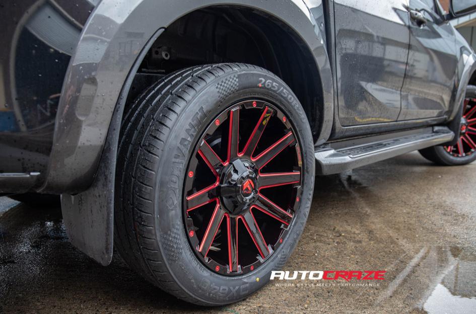 ISUZU DMAX CONTRA GLOSS BLACK CANDY RED