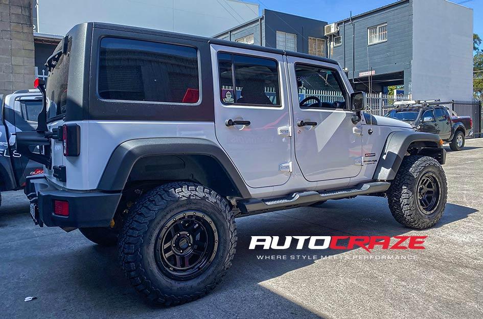 JEEP WRANGLER RECON XD SATIN BLACK