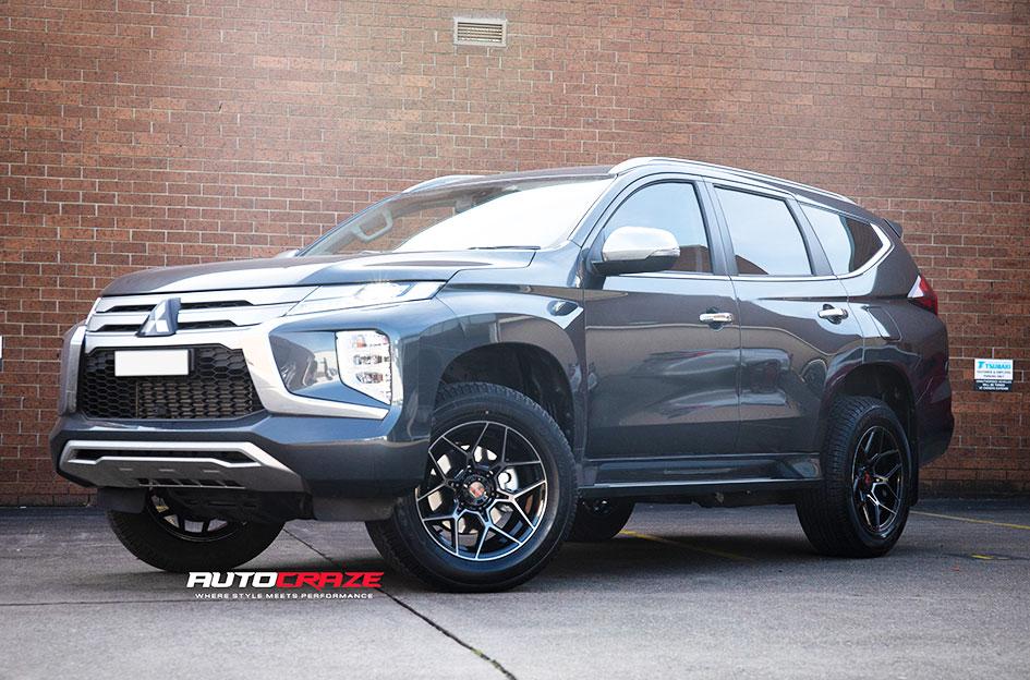 MITSUBISHI PAJERO SABBATH HYPERBLACK