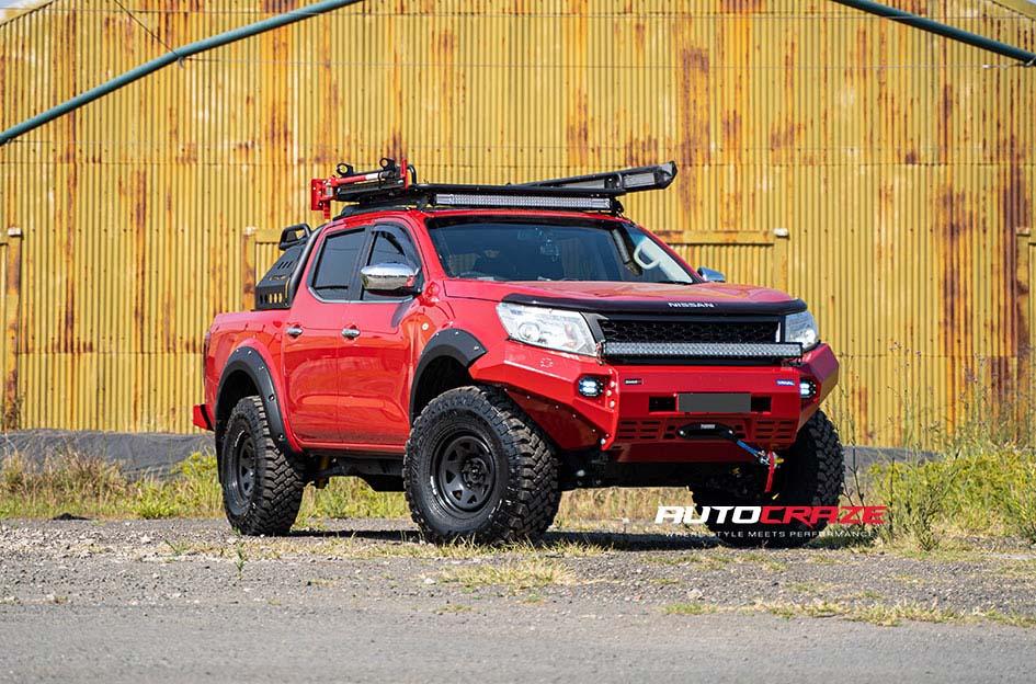 NISSAN-NAVARA-D-HOLE-BLACK