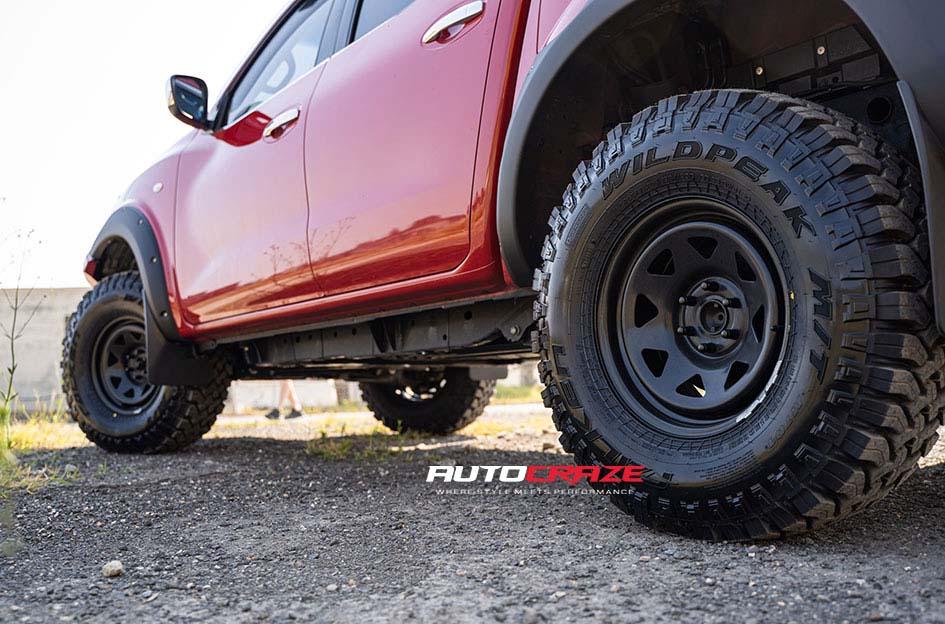 NISSAN-NAVARA-D-HOLE-BLACK