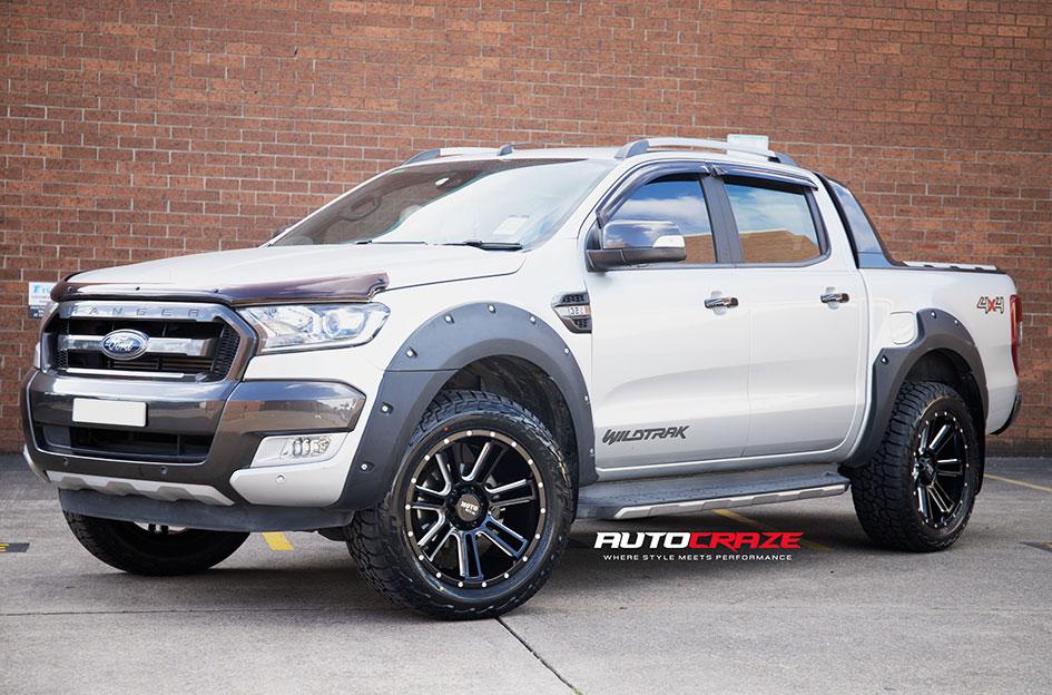 FORD RANGER MO982 GLOSS BLACK MILLED
