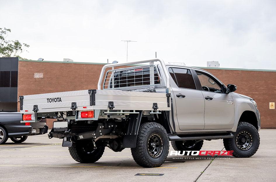 TOYOTA HILUX N80 4WD D LOCKER BLACK
