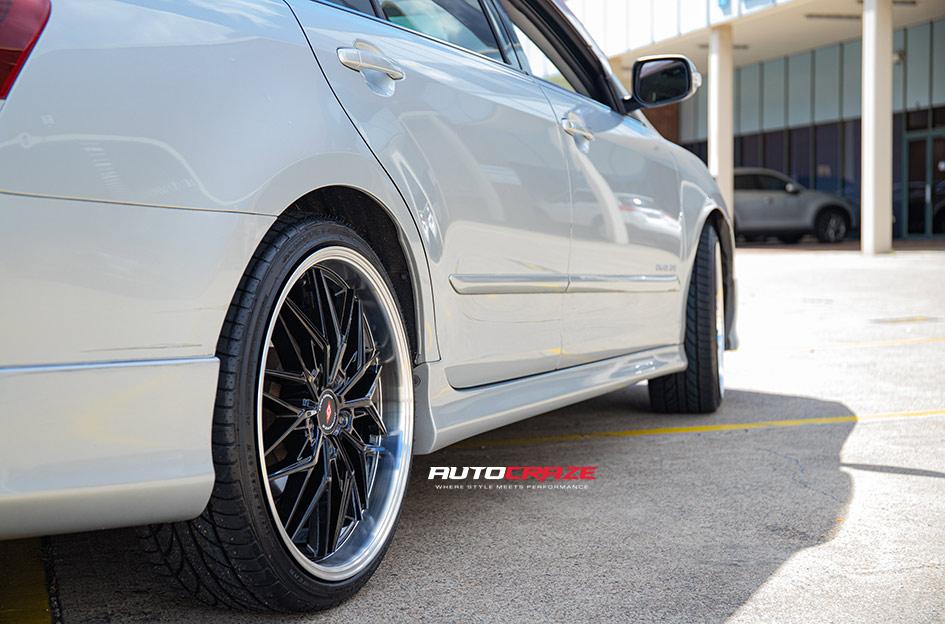 TOYOTA AURION KIKI5588 BLACK POLISHED LIP