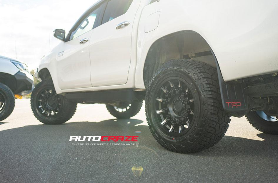 TOYOTA HILUX N80 4WD MISSION MATTE BLACK MACHINED TINTED SPOKES