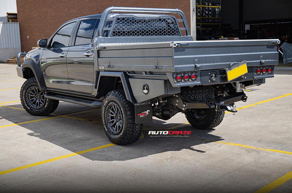TOYOTA HILUX 4WD REBEL ANTHRACITE CENTER W BLACK LIP