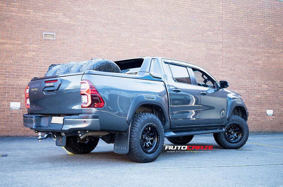 TOYOTA HILUX N80 4WD AMMO MATTE BLACK