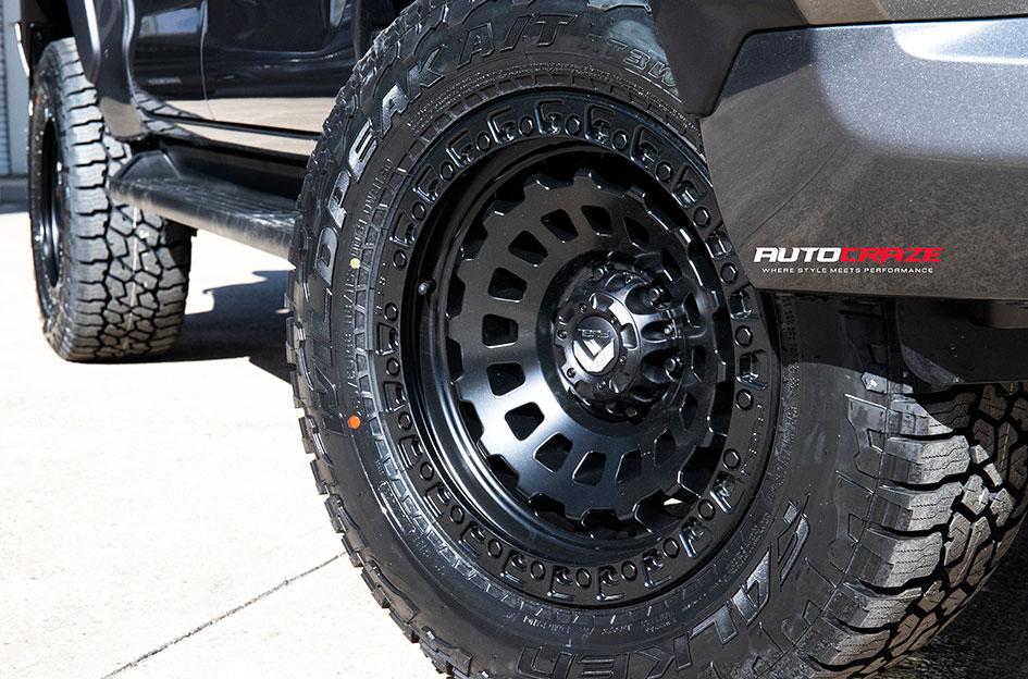 TOYOTA HILUX N80 4WD ZEPHYR MATTE BLACK