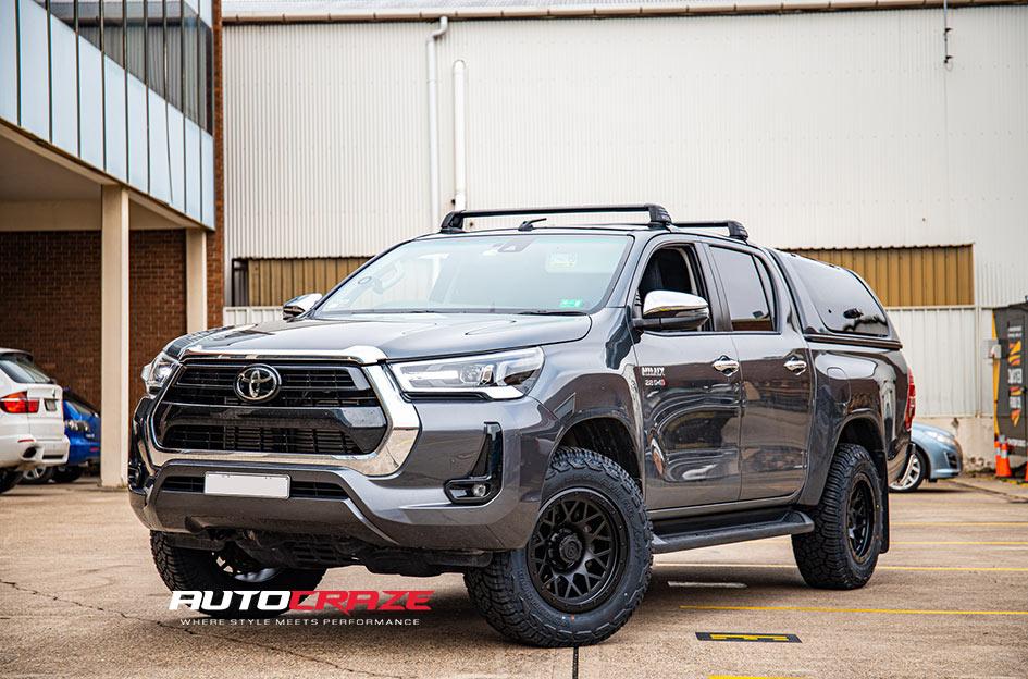 TOYOTA HILUX N80 4WD CHAOS SATIN BLACK