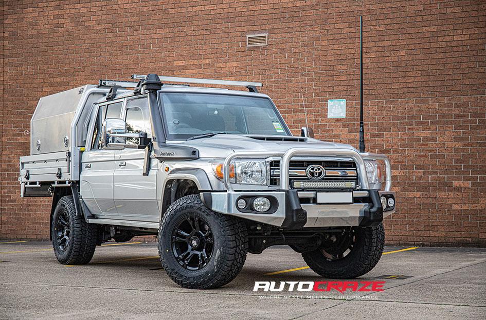 TOYOTA LANDCRUISER BROOKLYN MATTE BLACK
