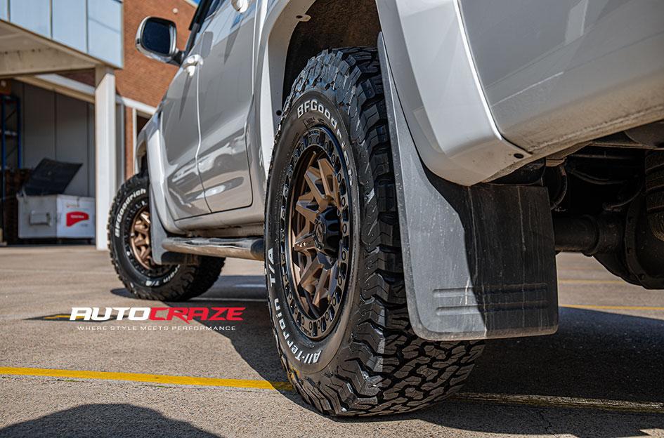 VOLKSWAGEN AMAROK COVERT BRONZE BLACK LIP