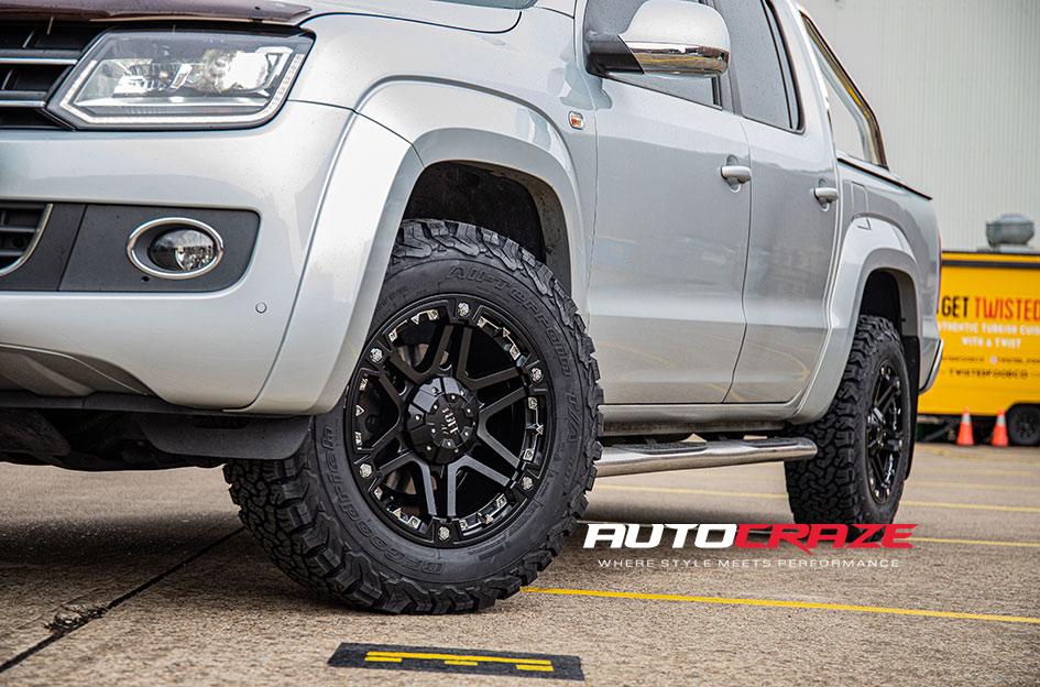 VOLKSWAGEN AMAROK T01 SATIN BLACK WITH CHROME INSERTS