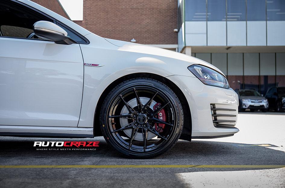 VOLKSWAGEN-GOLF-TOXIN-GLOSS-BLACK