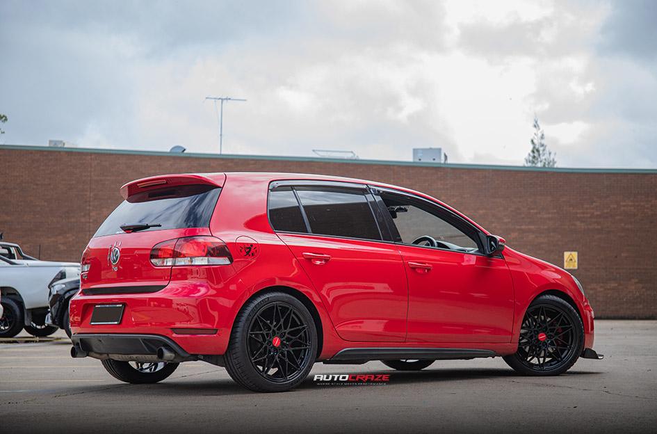 VOLKSWAGEN-GOLF-ZR1-GLOSS-BLACK
