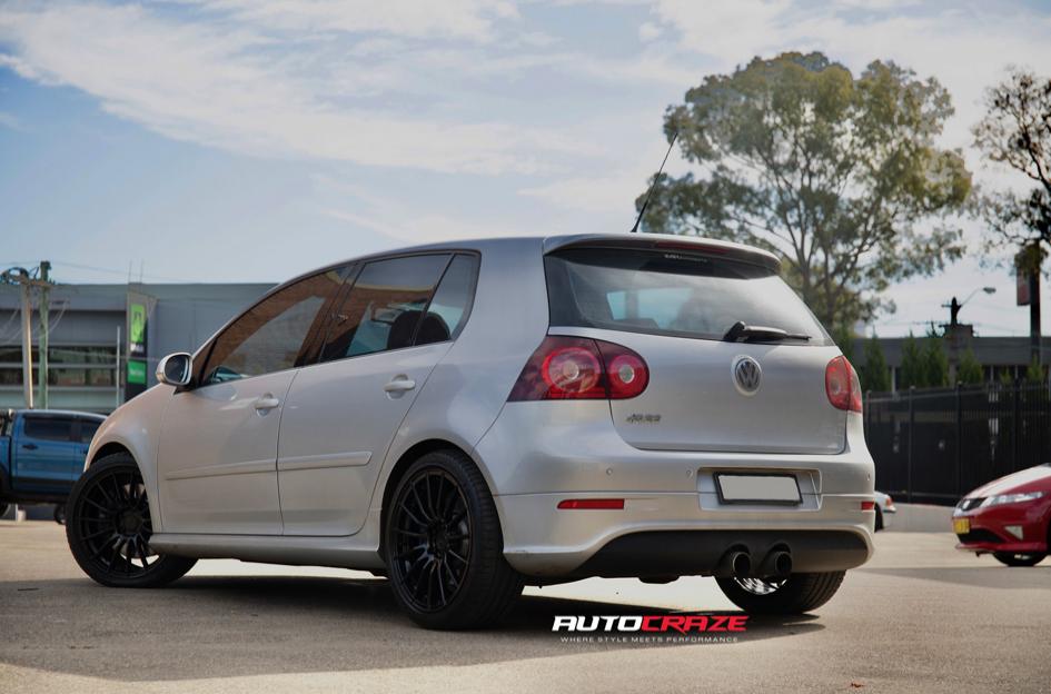 VOLKSWAGEN GOLF SF05 SATIN BLACK