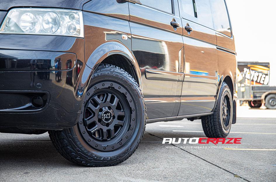 VOLKSWAGEN TRANSPORTER BARSTOW MATTE BLACK 