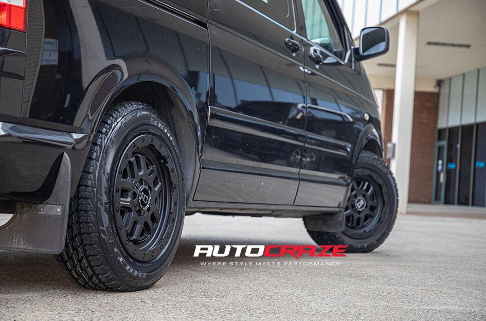 VOLKSWAGEN TRANSPORTER BARSTOW MATTE BLACK 