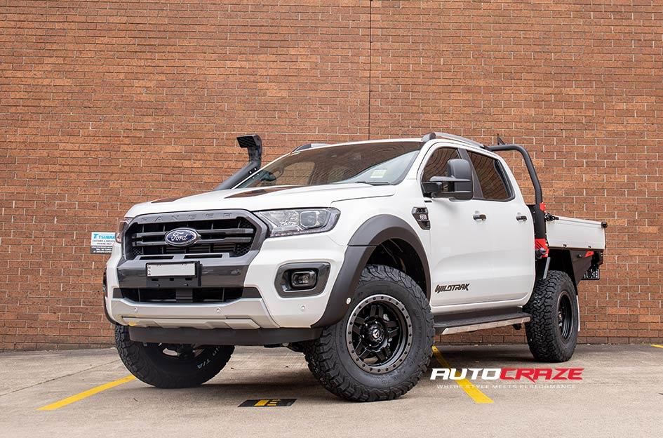 FORD RANGER ANZA MATTE BLACK WITH ANTHRACITE RING