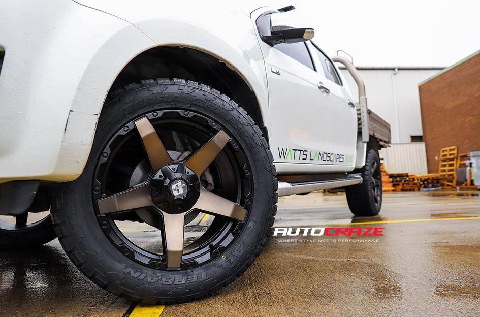 ISUZU DMAX EXODUS MATTE BLACK TINTED FACE
