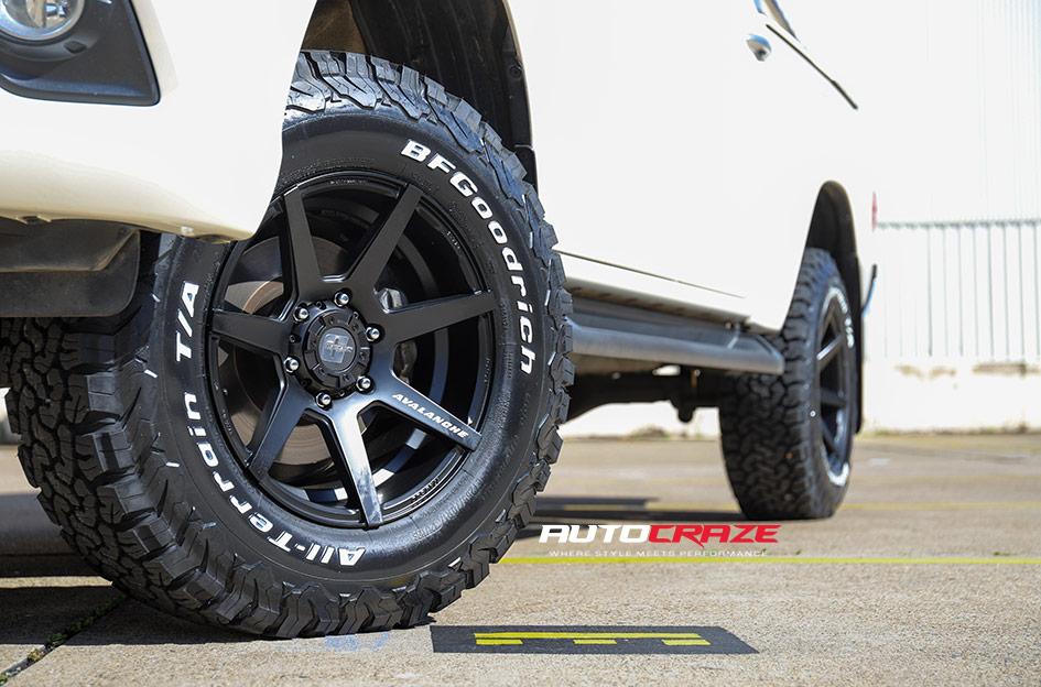 TOYOTA HILUX 4WD AVALANCHE MATTE BLACK FRONT MILLED