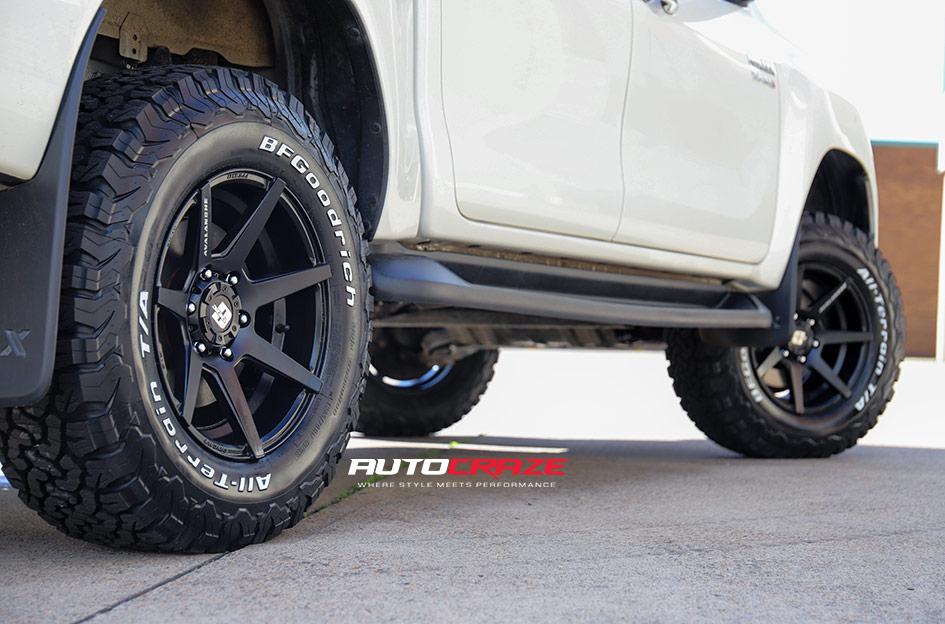 TOYOTA HILUX 4WD AVALANCHE MATTE BLACK FRONT MILLED