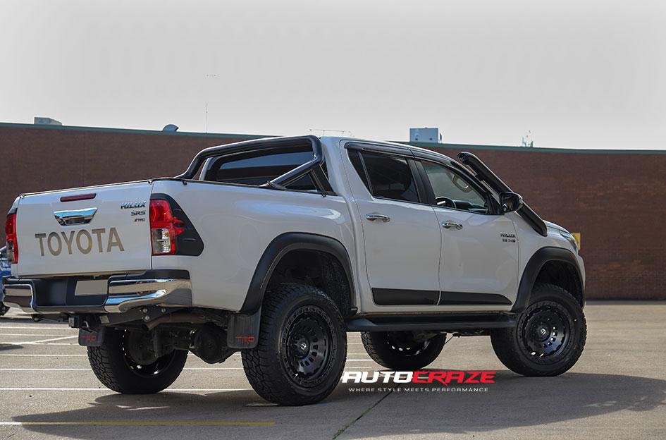 TOYOTA HILUX N80 4WD ZEPHYR MATTE BLACK