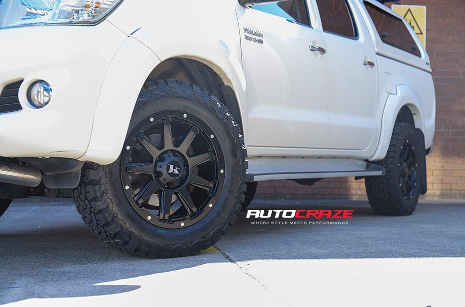 TOYOTA HILUX N70 4WD GATOR SATIN BLACK