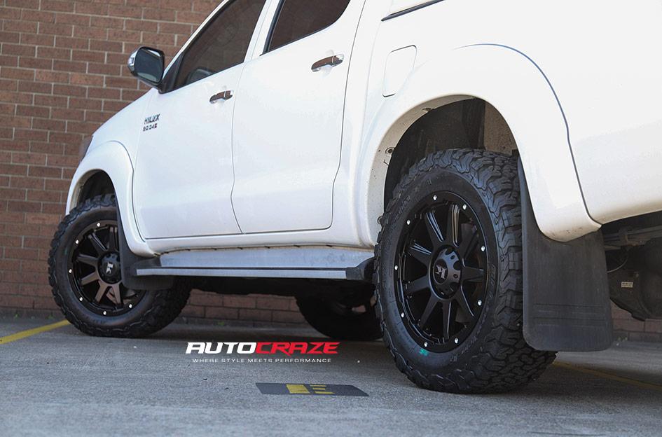 TOYOTA HILUX N70 4WD GATOR SATIN BLACK