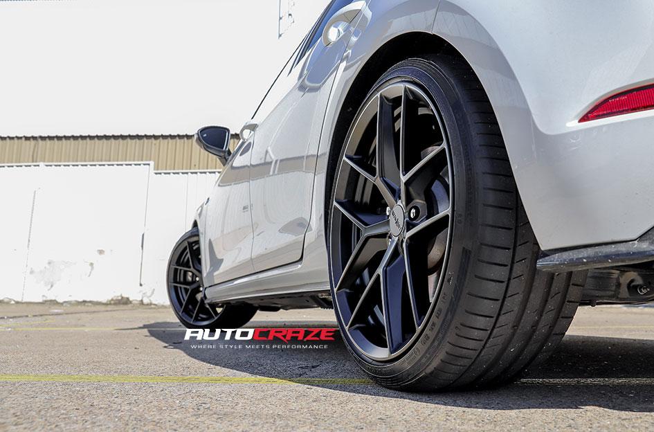 VOLKSWAGEN GOLF FLG MATTE BLACK