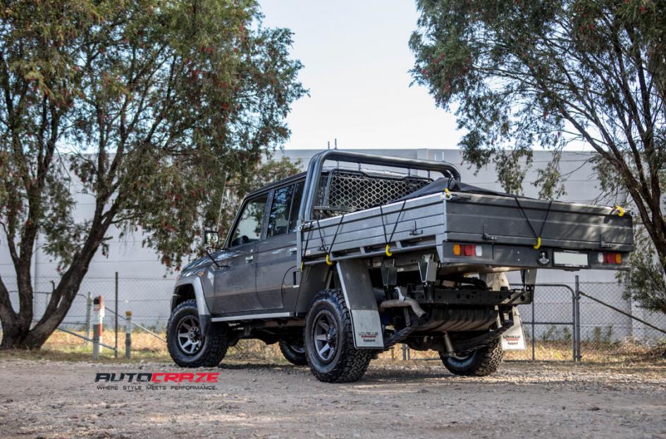 TOYOTA LANDCRUSIER WILDCAT MATTE GUN METAL