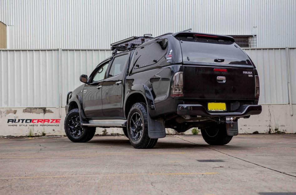 TOYOTA HILUX N70 4WD GD01 GRAPHITE MILLED ACCENTS WITH CHROME INSERTS
