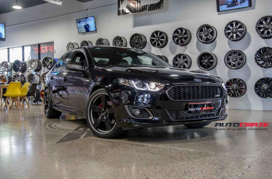 FORD-FALCON-VN900-MATTE-BLACK