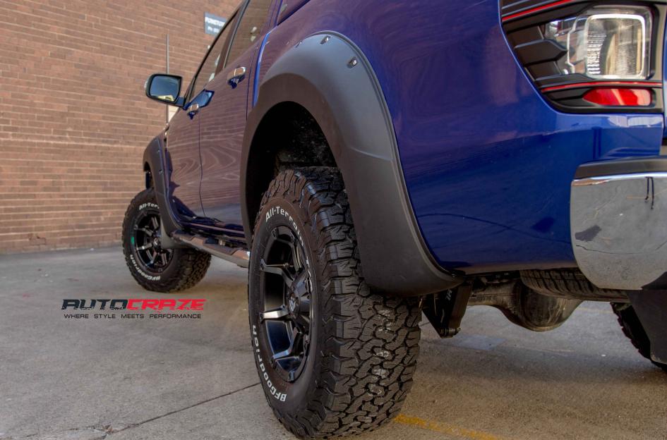 FORD RANGER COUPLER BLACK MACHINED WITH DARK TINT